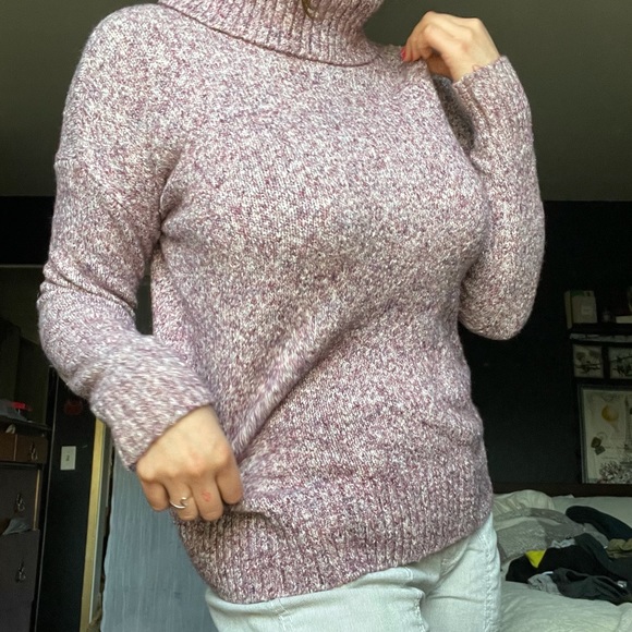 Cozy turtleneck sweater! - Picture 2 of 3
